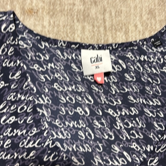 XL Cabi blouse I love you in different languages 100% polyester flowy navy blue - Picture 4 of 5
